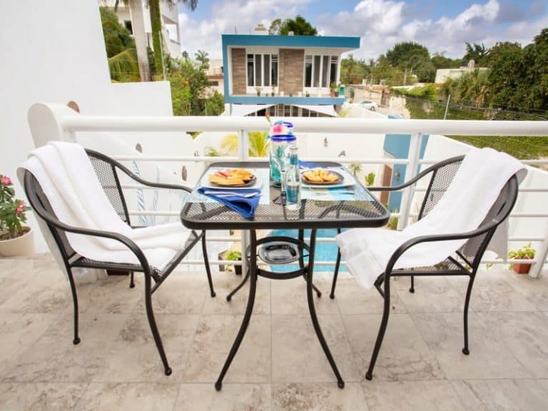 Poolside views of all rooms at Stingray Villa Cozumel Mexico